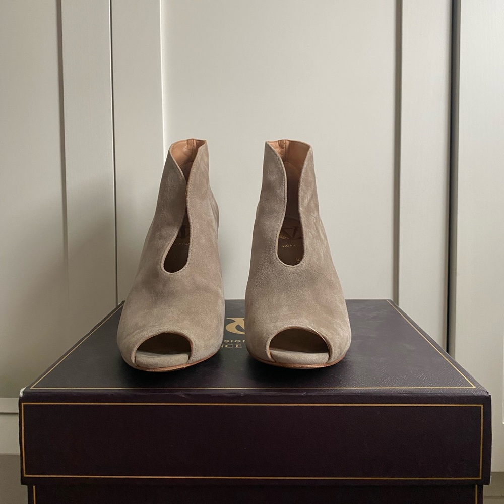Vince Camuto heels/booties